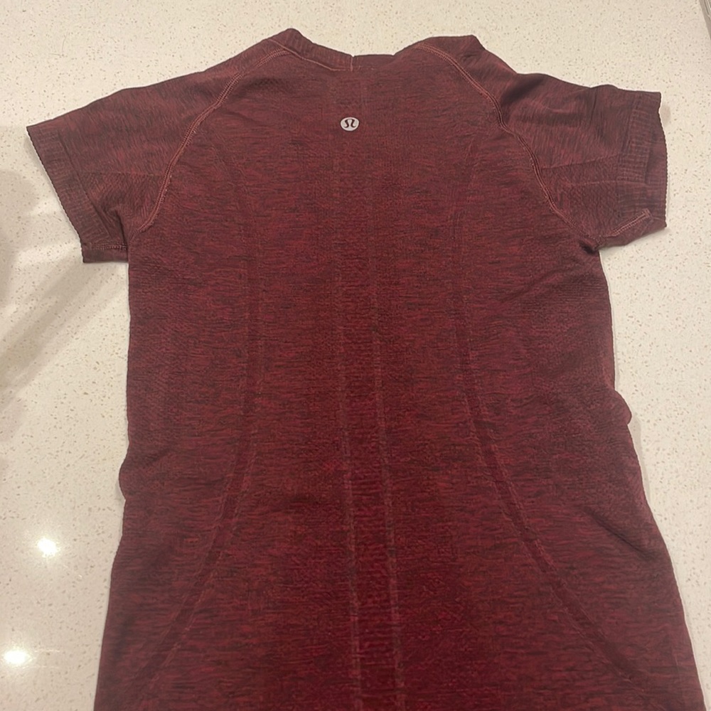 Lululemon swiftly tech short sleeve maroon tshirt top size 2 shirt